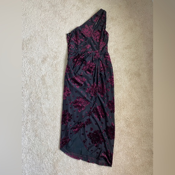 Lulus “Drinks at Dusk” Black Floral Burnout Velvet One-Shoulder Dress Size XS - Picture 4 of 6